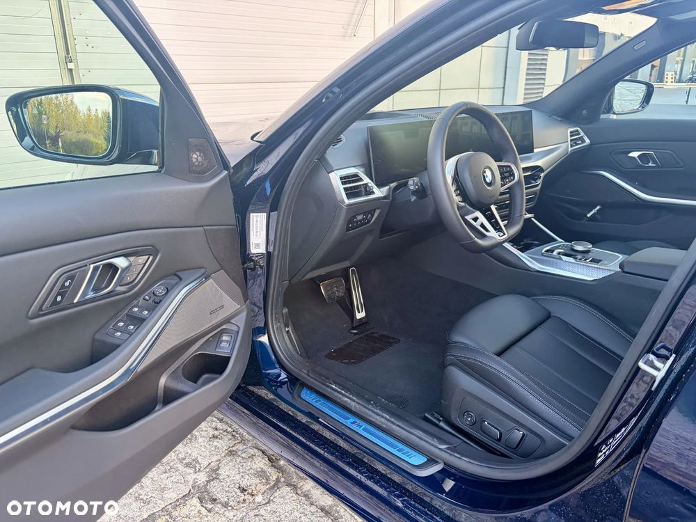 BMW Seria 3 330i xDrive - 6