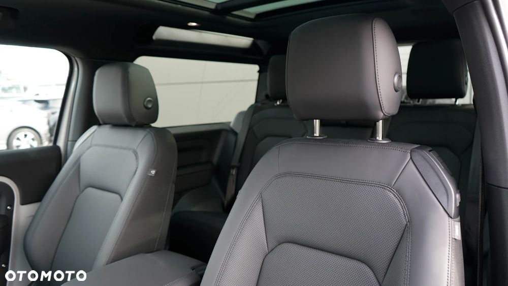 Land Rover Defender 3.0 D250 mHEV S - 26