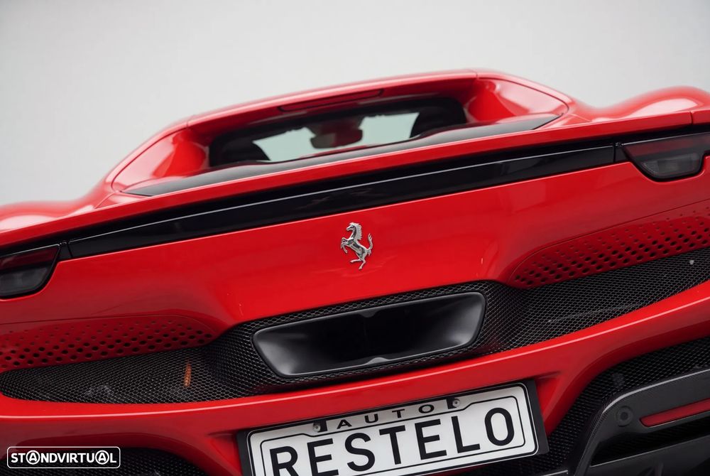 Ferrari 296 GTB Coupe foto 5