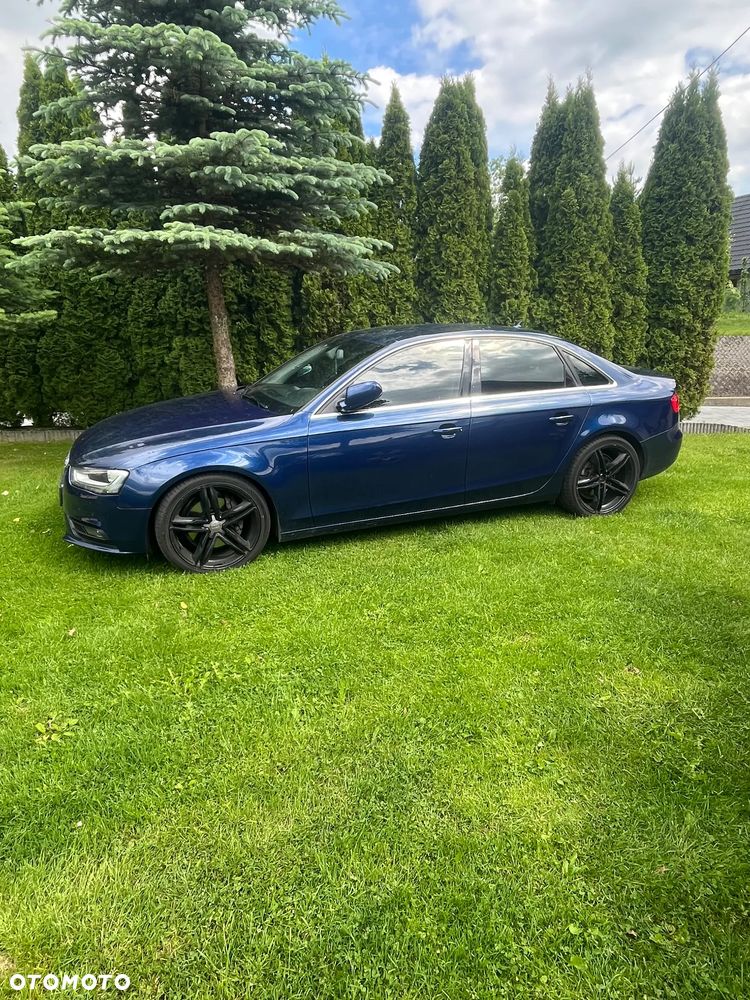 Audi A4 Limousine - 12