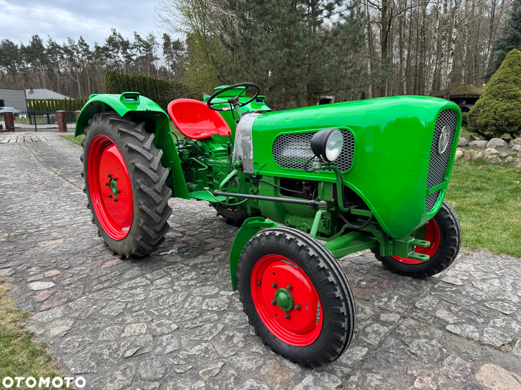 Deutz-Fahr Fahr Güldner A3K Burgund D133 - 2