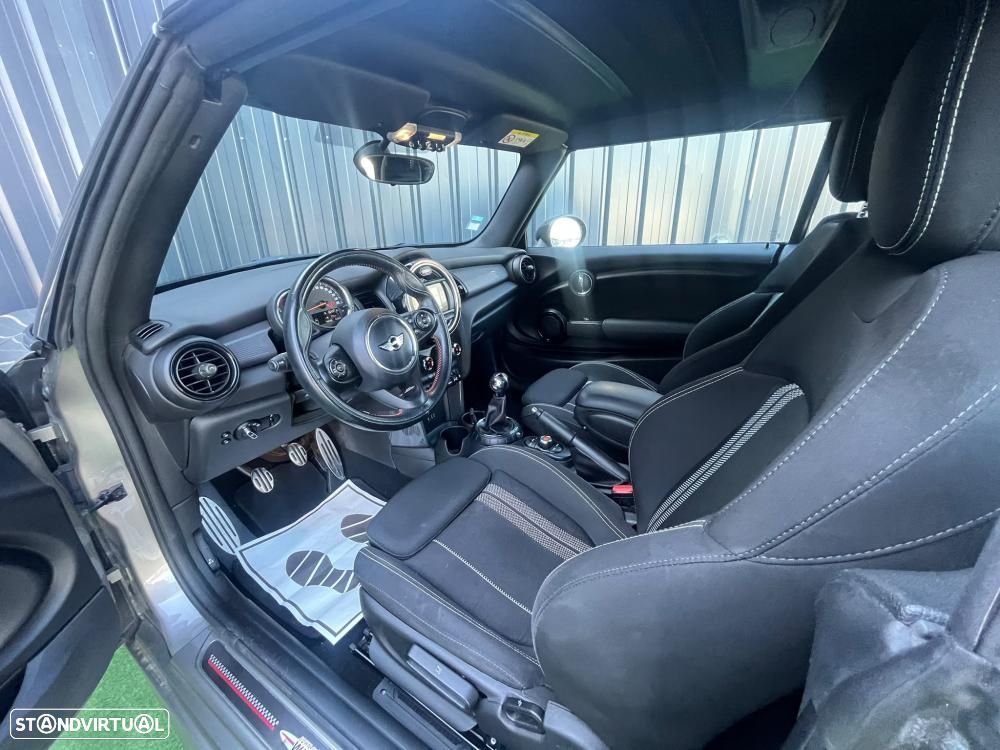 MINI Cabrio - 16