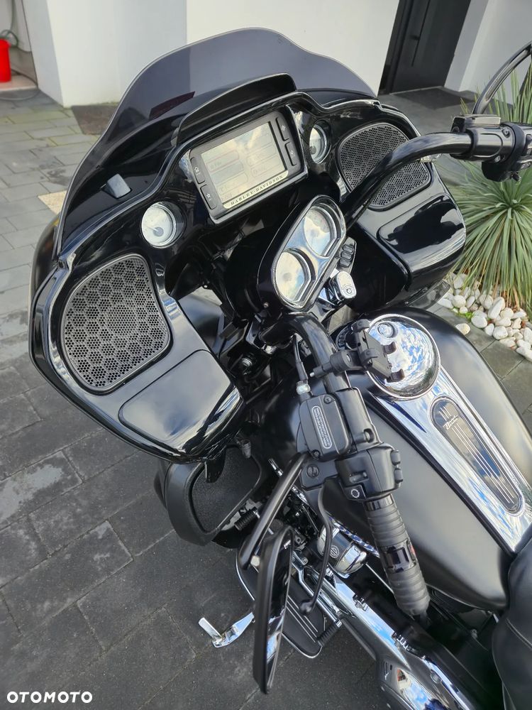 Harley-Davidson Touring Road Glide - 23