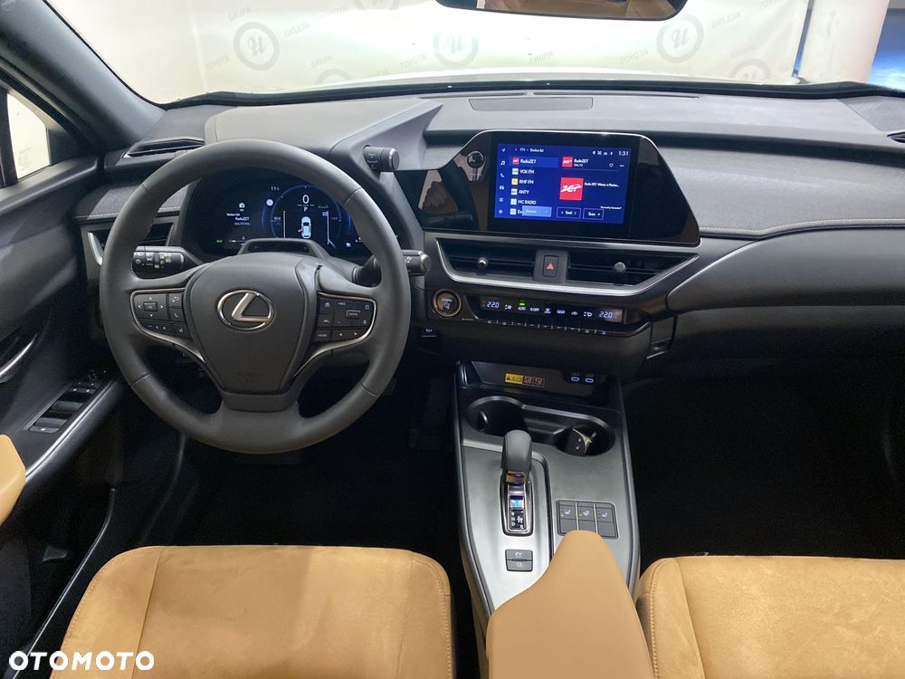 Lexus UX - 3