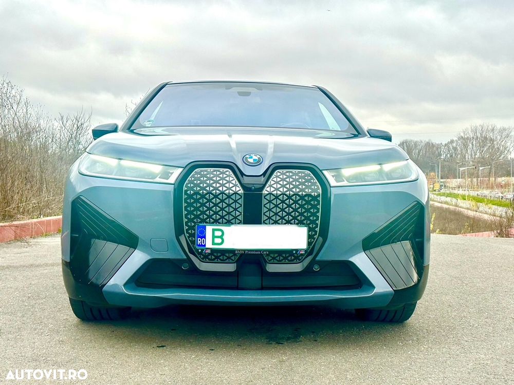 BMW iX - 16