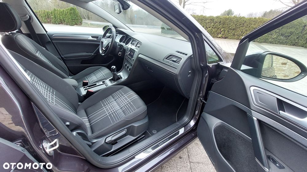 Volkswagen Golf - 10