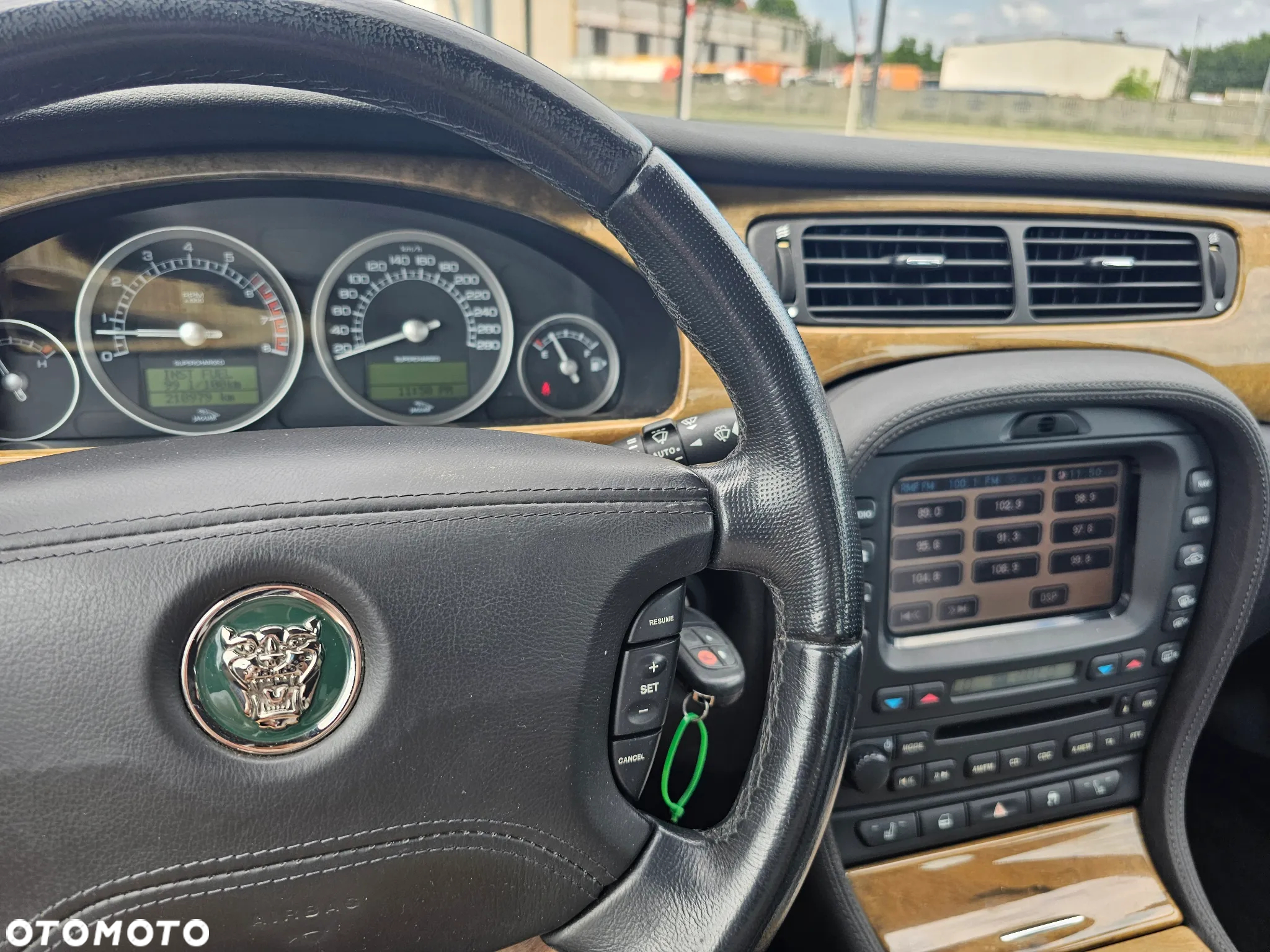 Jaguar S-Type R - 19