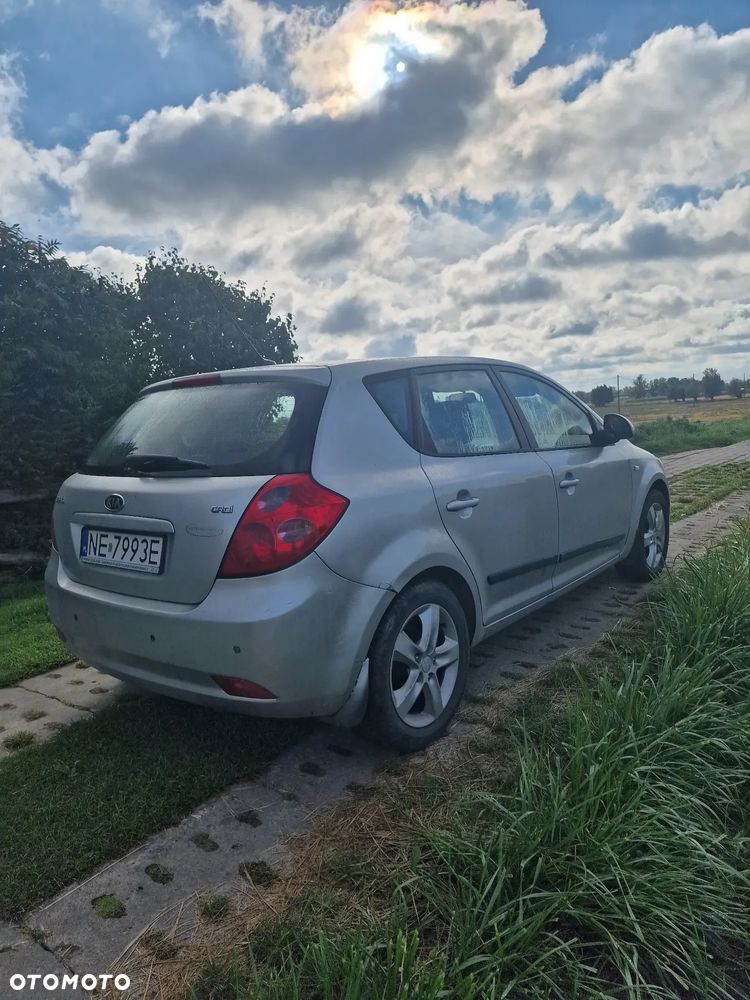 Kia Ceed 1.6 Crdi Comfort - 3