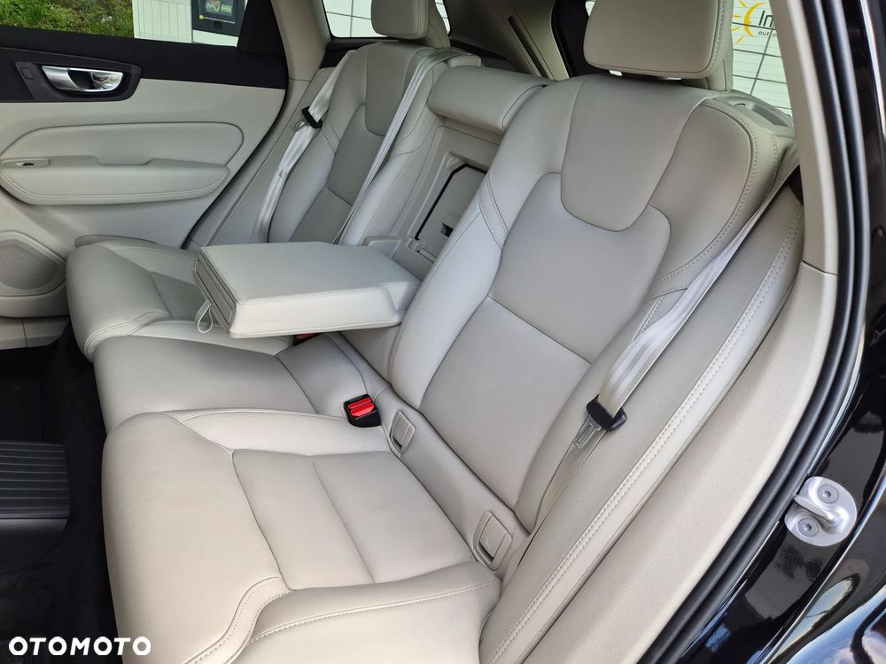 Volvo XC 60 T6 AWD Plug-In Hybrid Inscription Expression - 26