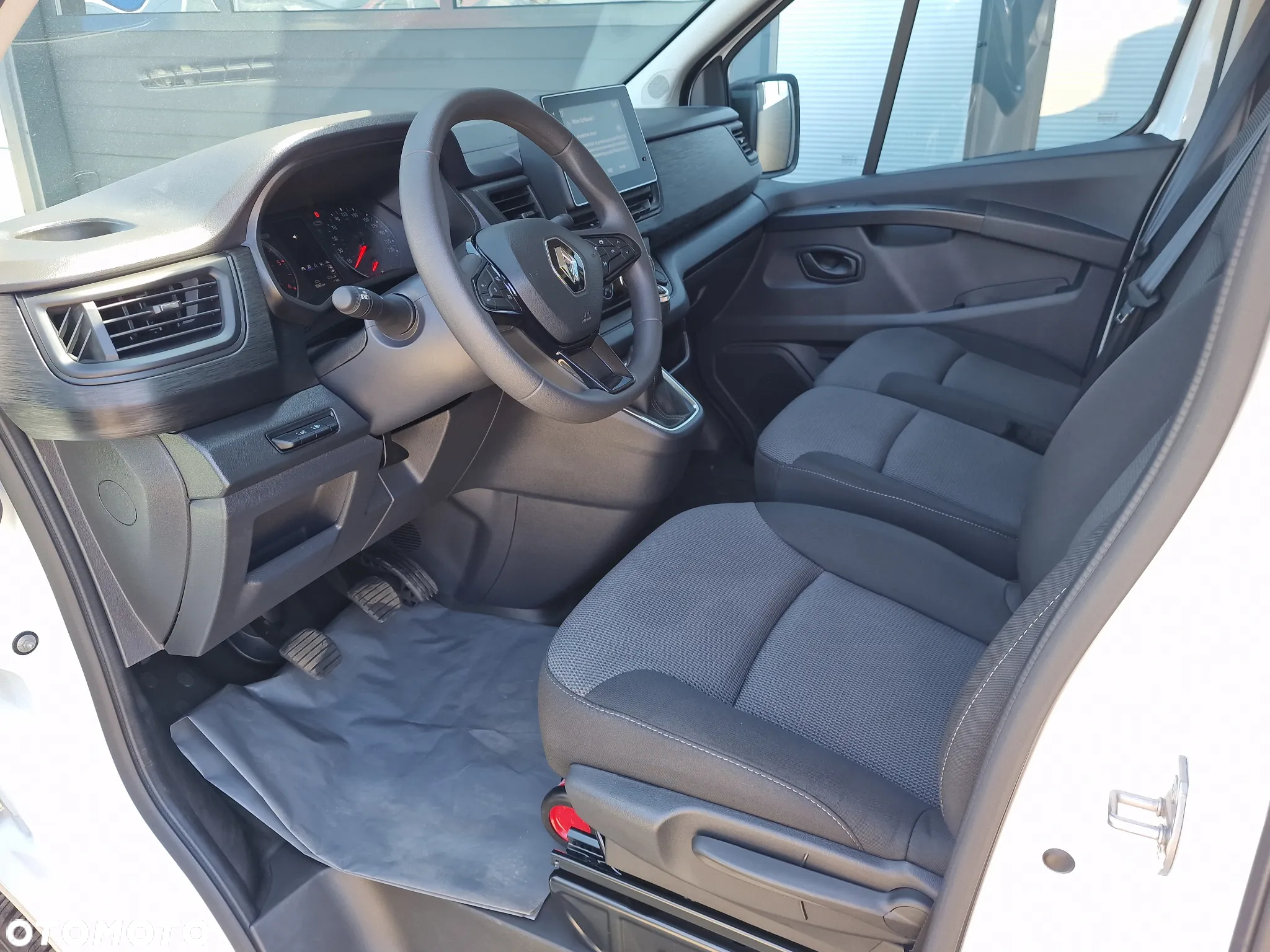 Renault Trafic - 8