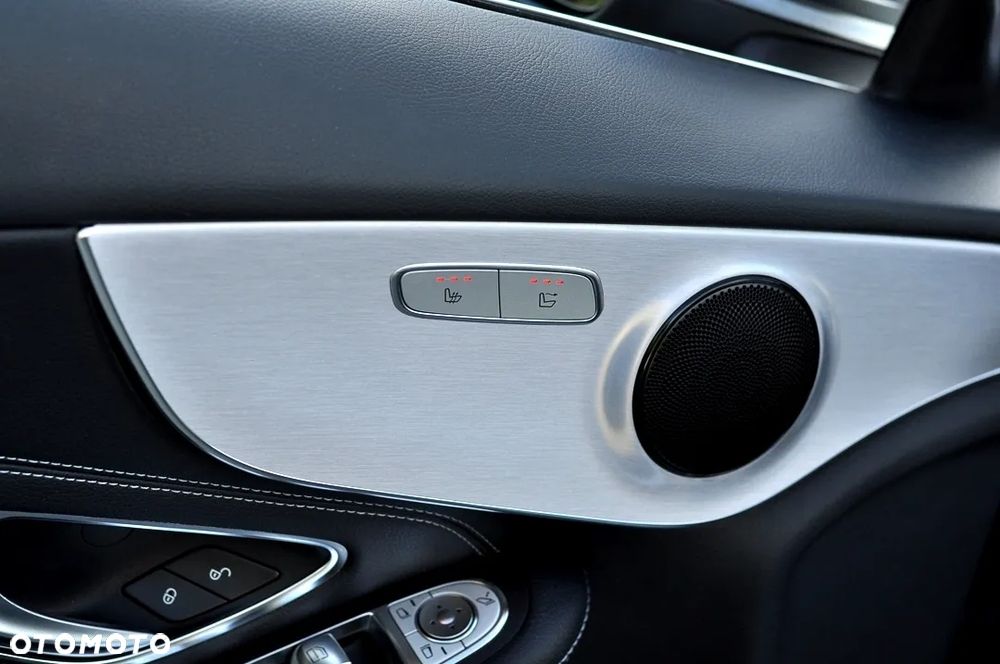 Mercedes-Benz Klasa C 180 Kabriolet 9G-Tronic - 22