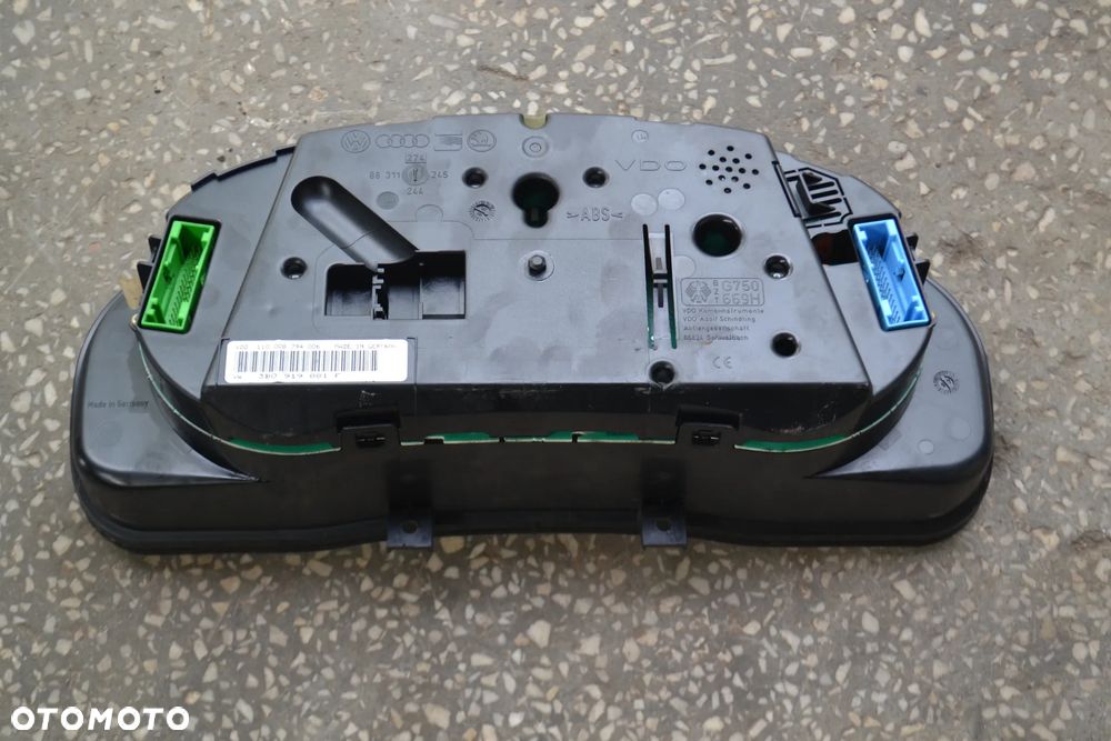 VW PASSAT B5 1,8 T 96-00 LICZNIK 3B0919881F EUROPA - 2