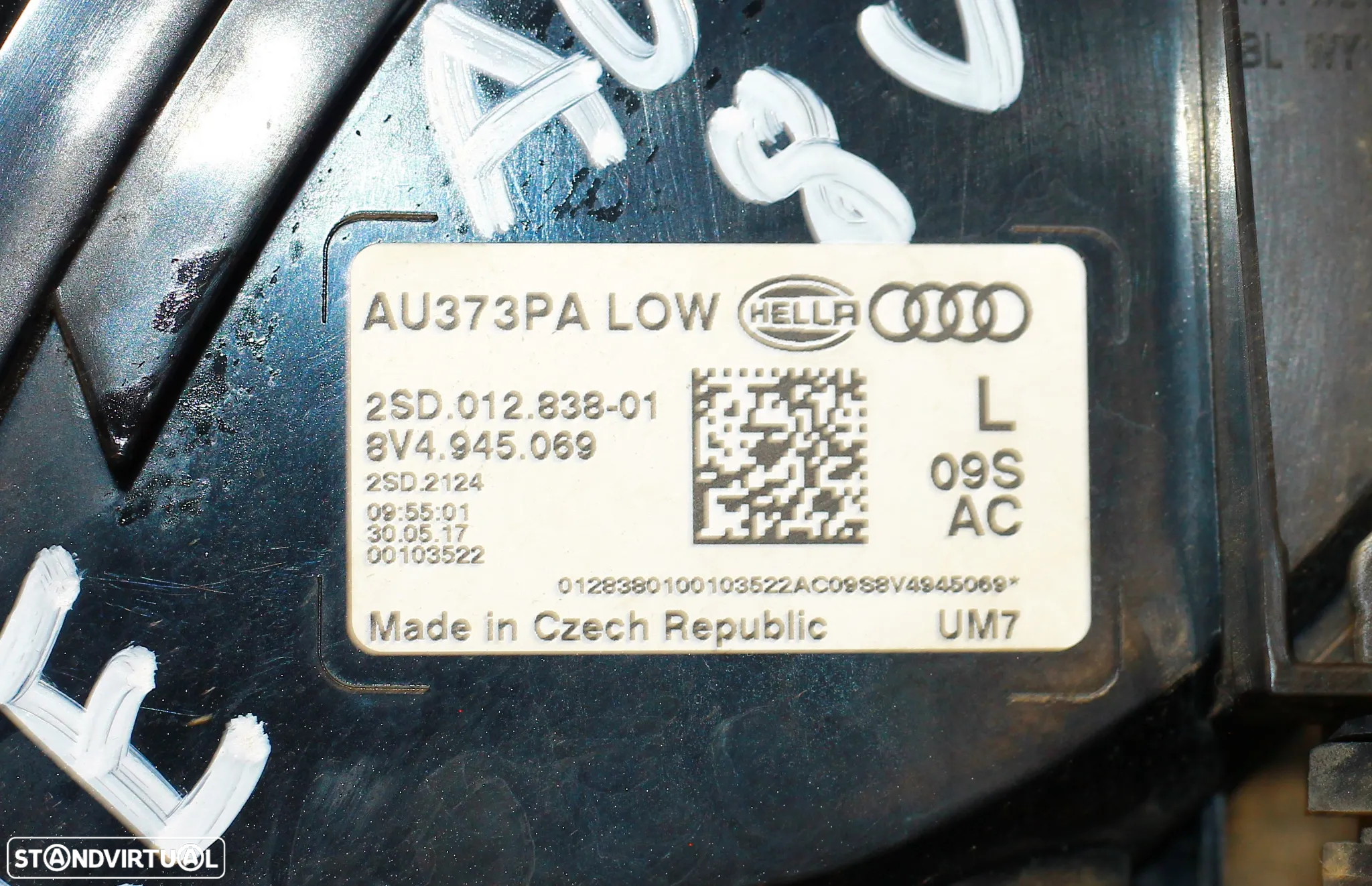 FAROLIM ESQUERDO AUDI A4 8V - 5