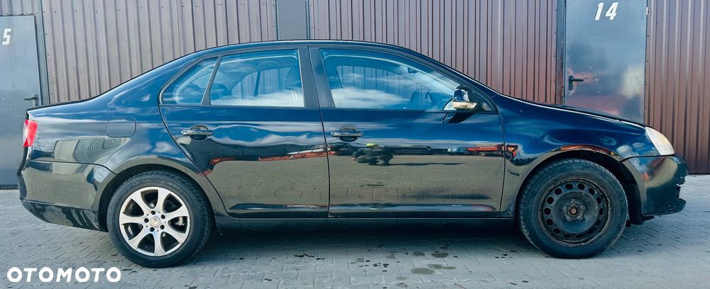 Volkswagen Jetta 1.9 TDI Comfortline - 14