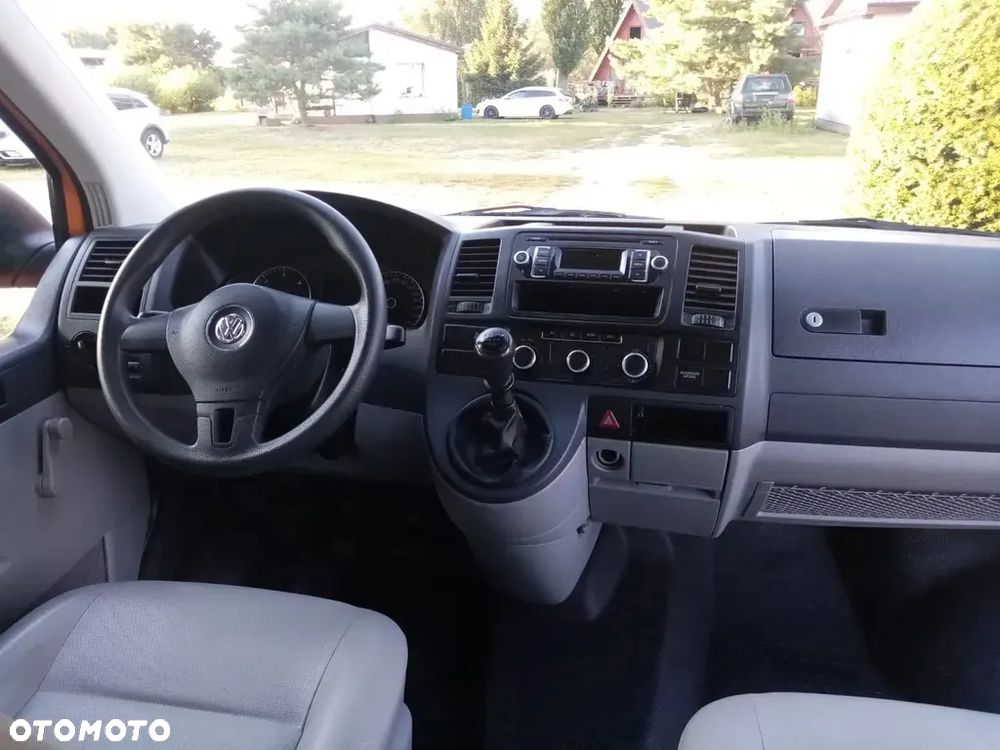 Volkswagen Caravelle - 19