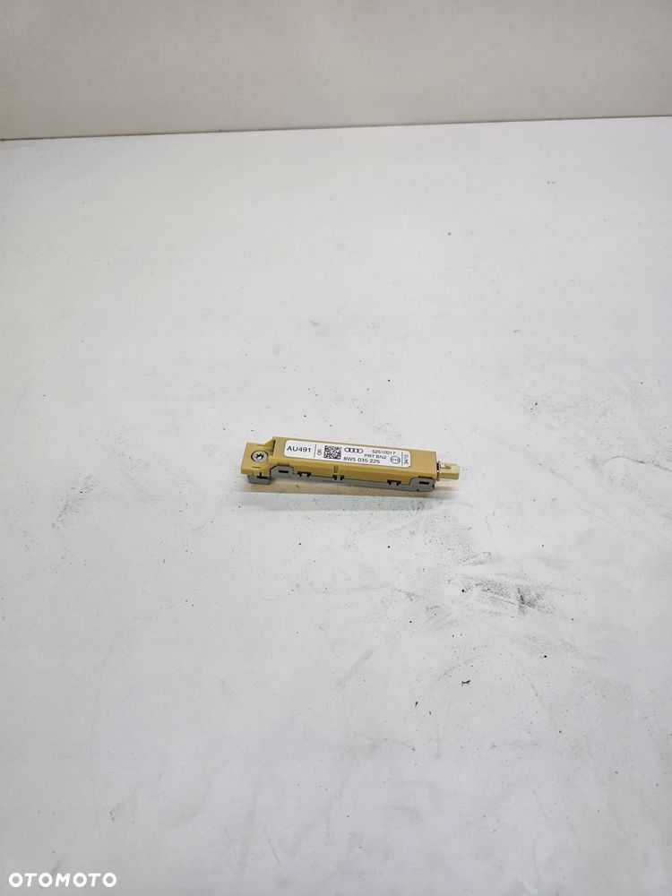WZMACNIACZ ANTENOWY AUDI A4 B9 A5 F5 8W5035225 - 1