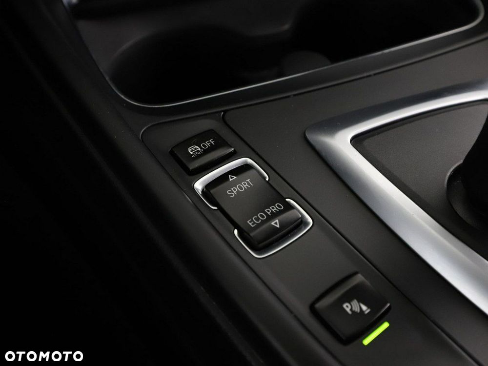 BMW Seria 3 318d Advantage - 28