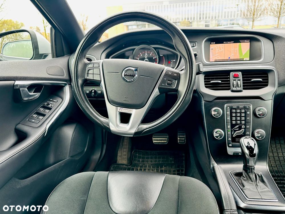 Volvo V40 T3 Drive-E R-Design Momentum - 30