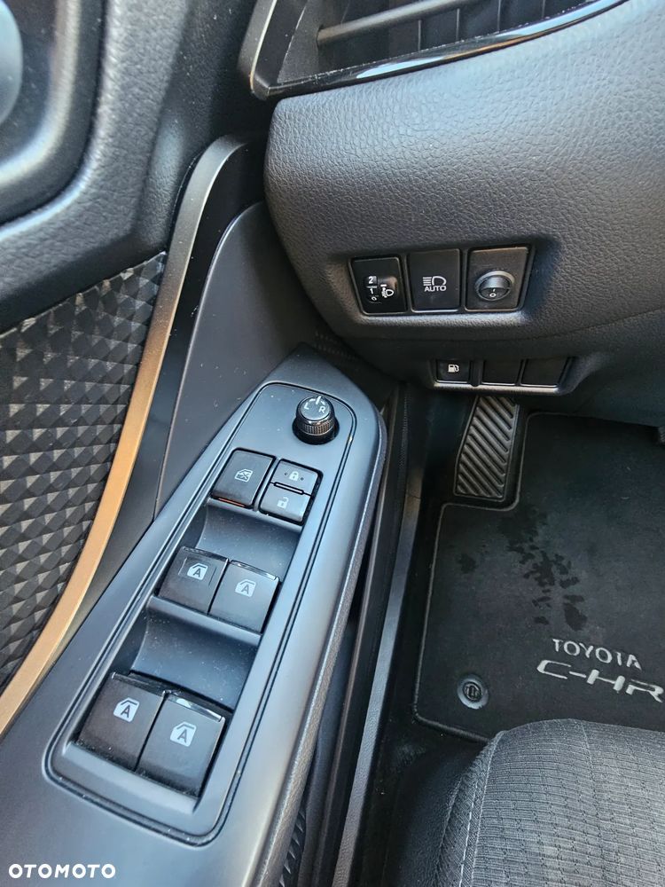 Toyota C-HR 1.8 Hybrid Premium - 18