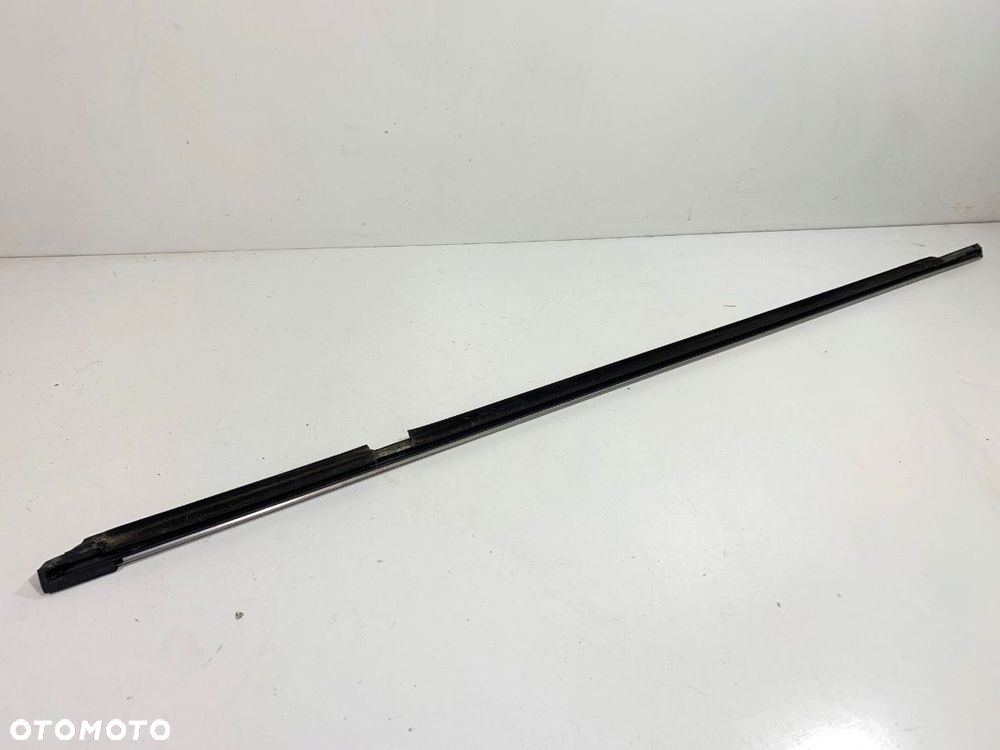 LISTWA ZGARNIAJĄCA PRZÓD PRAWY  CITROEN C5 III (RD_) 2008 - 2022 2.0 HDi 140 103 kW [140 KM] olej - 3