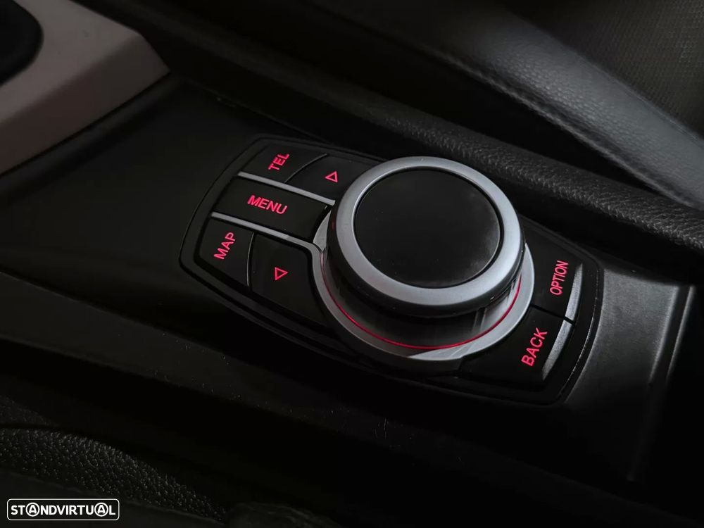 BMW 118 d Pack M - 14