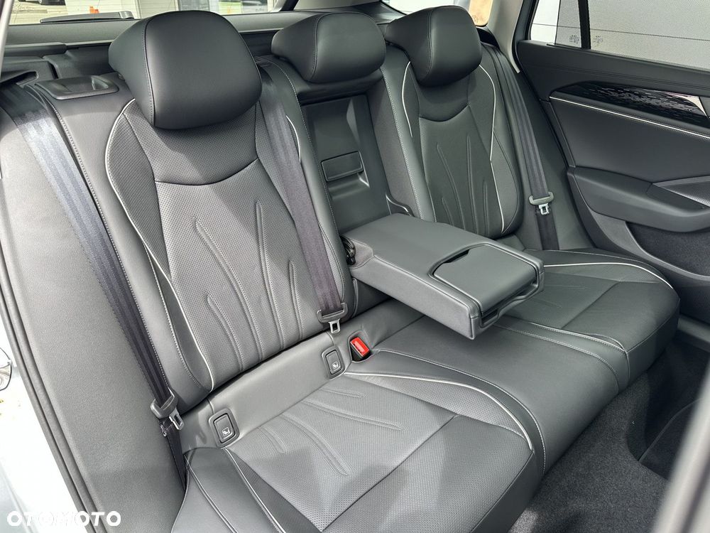 Volkswagen Passat 1.5 TSI EVO Elegance DSG - 20