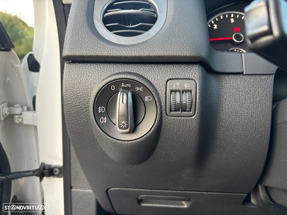 VW Tiguan 2.0 TDi Sport BlueMotion - 16