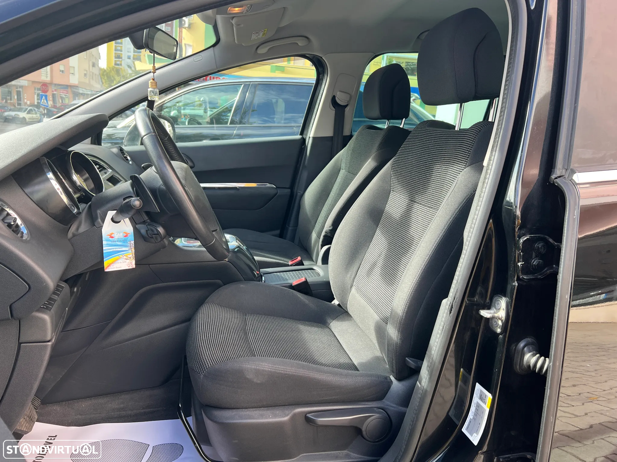 Peugeot 5008 1.6 E-HDi 7L Allure 2-Tronic - 11
