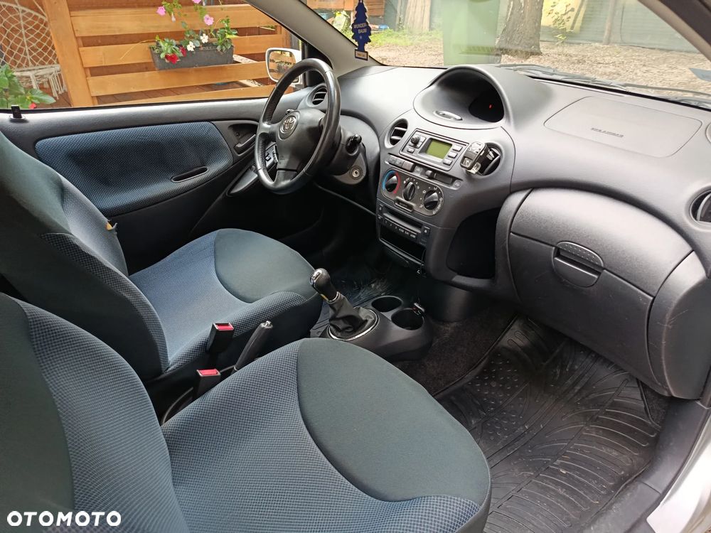 Toyota Yaris 1.0 Sol - 16