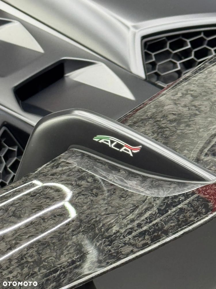 Lamborghini Huracan Performante - 13