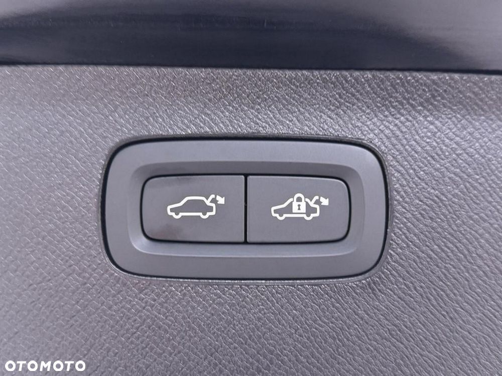 Volvo XC 90 T8 AWD Ultra Dark - 39