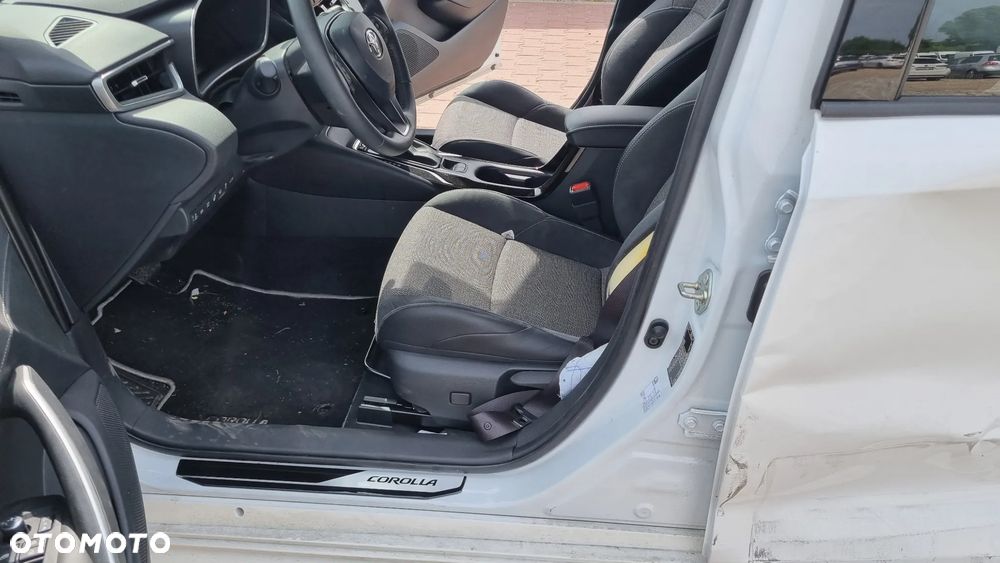Toyota Corolla 1.8 Hybrid Comfort - 28
