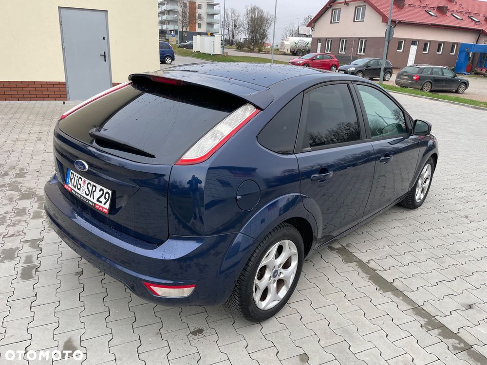 Ford Focus 1.6 Trend + - 4