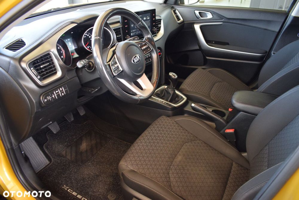 Kia XCeed - 12