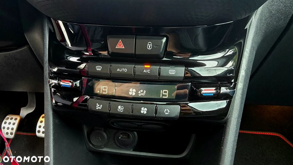 Peugeot 2008 1.5 BlueHDi GT Line S&S - 11