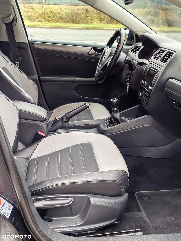 Volkswagen Jetta 1.4 TSI Highline - 16