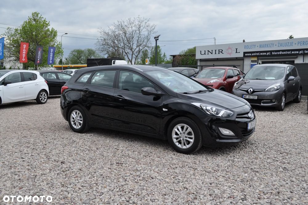 Hyundai i30 i30cw 1.6 Fifa World Cup Edition - 4