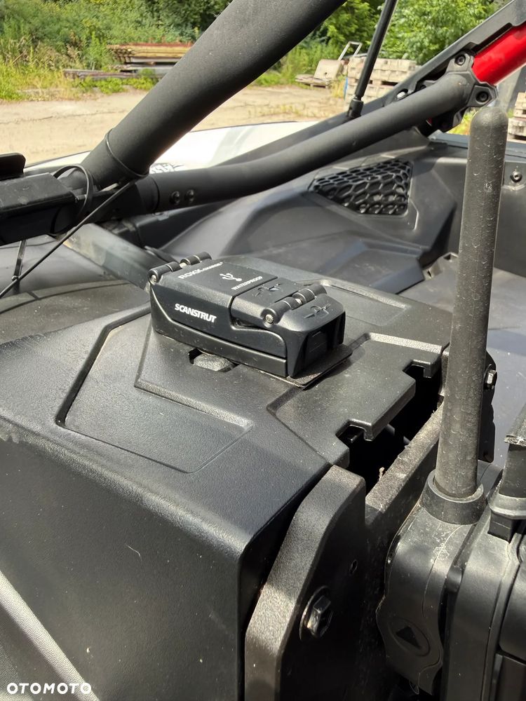 Can-Am Maverick - 12