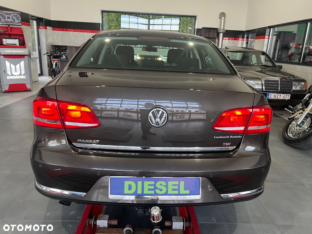 Volkswagen Passat 1.6 TDI (BlueMotion Technology) Comfortline - 23