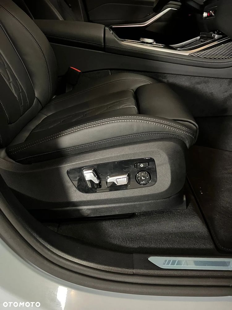 BMW X7 - 28