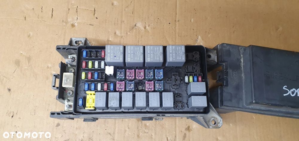 Skrzynka bezpieczników Kia Sorento I 91160-3E070 - 2