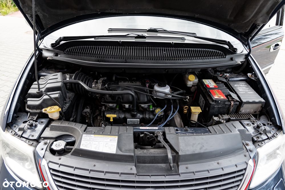Chrysler Grand Voyager - 36