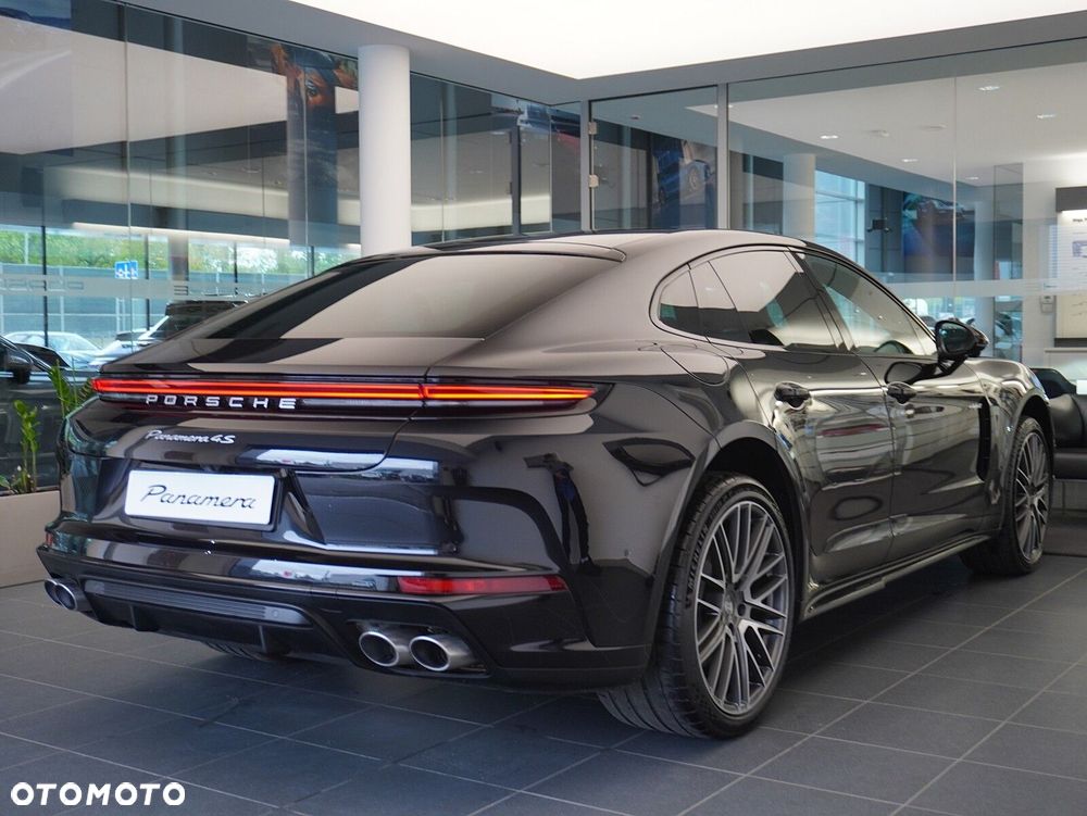 Porsche Panamera 4S E-Hybrid PHEV - 16
