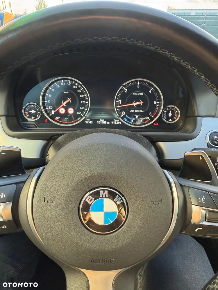 BMW Seria 5 M550d xDrive Touring Sport-Aut - 9