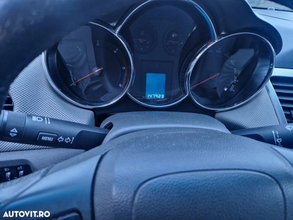 Chevrolet Cruze - 10