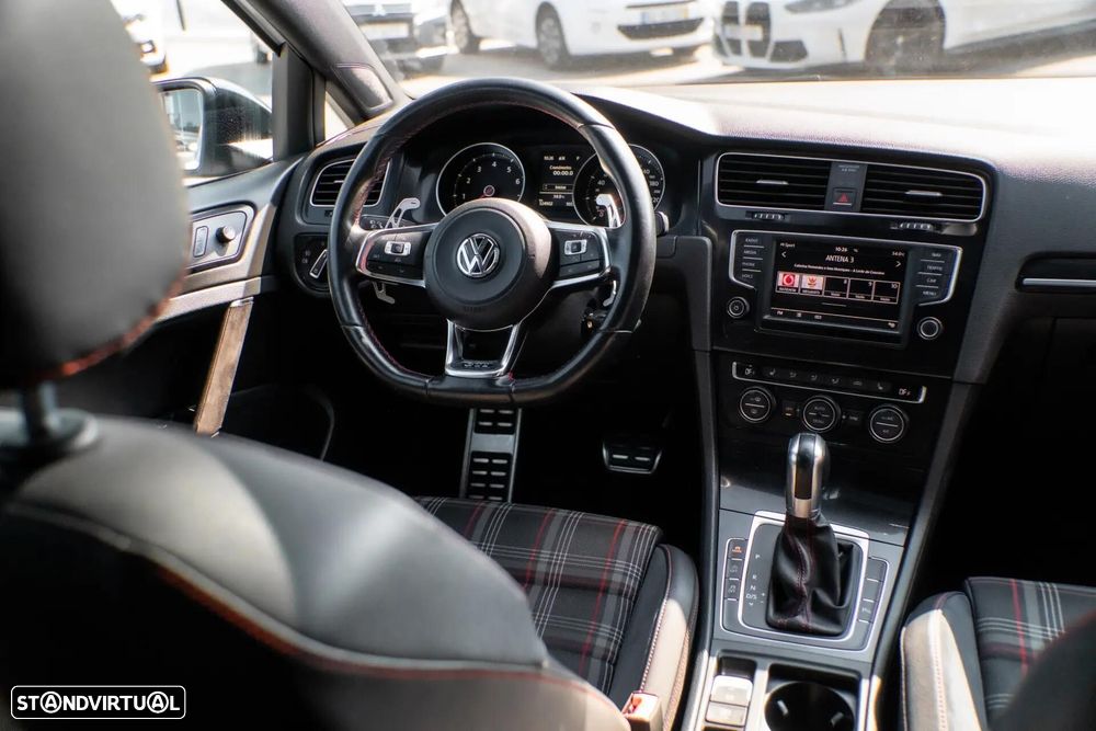 VW Golf 2.0 TSi GTi DSG Performance - 25