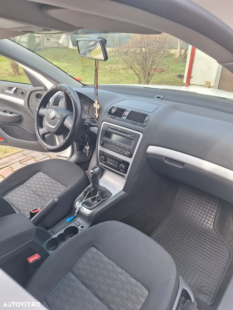 Skoda Octavia 1.6 TDI Ambiente - 4