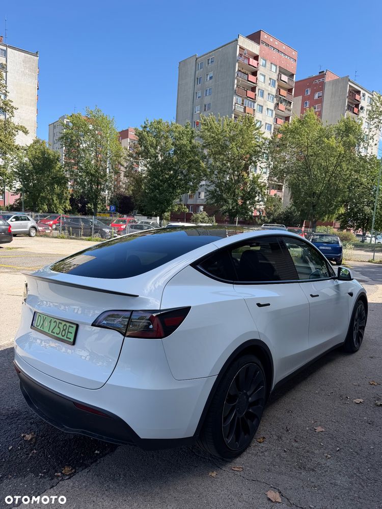 Tesla Model Y Performance AWD - 6