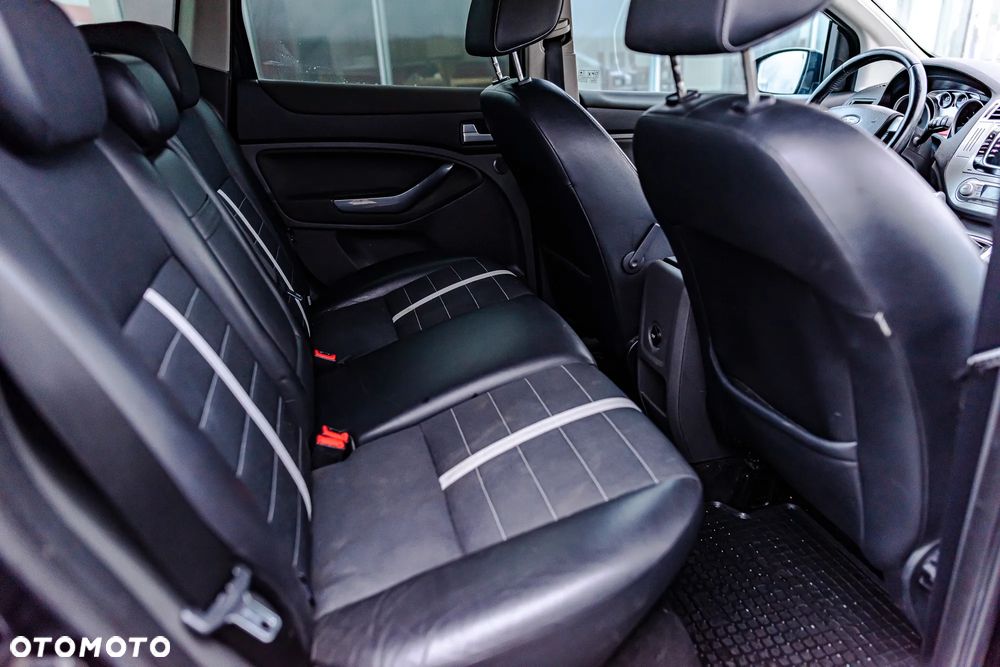 Ford Kuga 2.0 TDCi 4x4 Titanium - 12