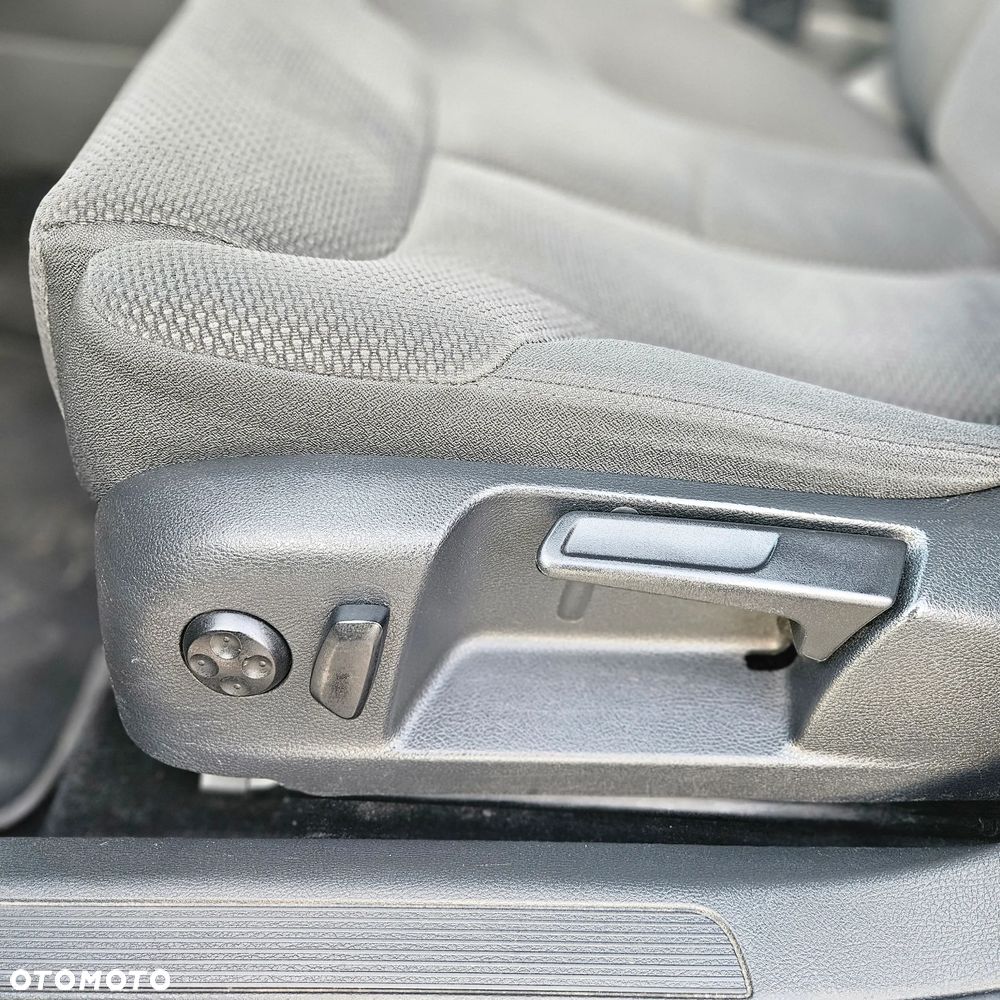 Volkswagen Passat 2.0 Blue TDI SCR Comfortline - 35